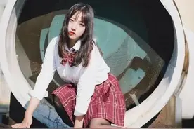 17岁女高中生卖原味裤子和黑丝，基本上都是秒出图片