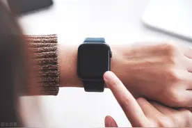 Apple Watch维修换新攻略图片