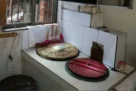 柴火灶装了烟囱还想配油烟机？这真是技术活，装好了油烟全排光图片