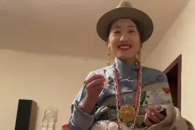 藏族姑娘远嫁福建，三年生3娃，跟婆婆成闺蜜带她一起唱歌做头发图片