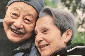 看哭了！一生未婚，苦等中国初恋55年，83岁的法国奶奶终于结婚了图片