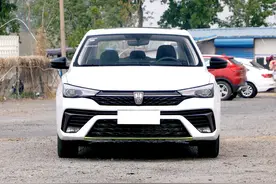 小排量省油，便宜高品质三厢实力家轿，自动手动都有，实拍荣威i5图片