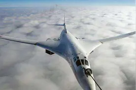 美国要制裁普京？俄罗斯用轰炸机回应，胖鹅图-160M到底有多强大图片