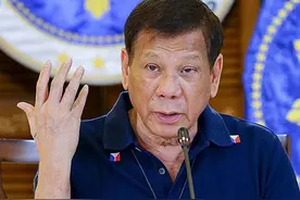 铁腕菲律宾总统杜特尔特，大骂美国力挺中国，亲自迎接中国疫苗图片