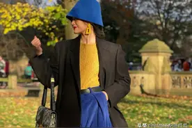 皮肤偏黄偏黑的女生，建议少穿黑白灰！多穿这3种颜色，洋气显白图片