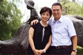 王海燕与张嘉益结婚15年：靠改变和隐忍走到现在图片