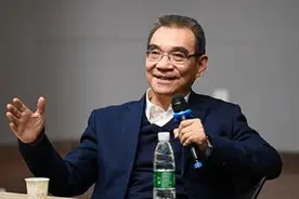 79年一台湾连长拼死横渡海峡，游回大陆，后来成了世界银行副行长图片