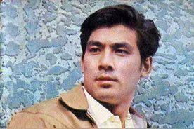 丛珊：“茂哥的胸毛太多，我害怕！”朱时茂：“你礼貌吗？”图片