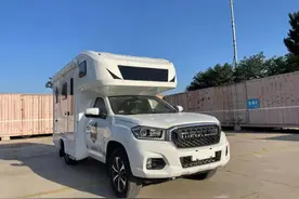 爱旅途T70皮卡车友定制款 四驱系统后横床 人气车型图片