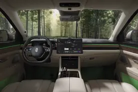 暑期自驾出游更从容，车上的华为智慧助手小艺也超级懂你图片