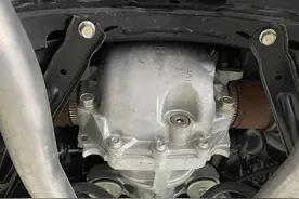 汽车差速器的作用及差速器油保养周期讲解图片