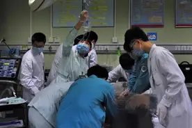 女子在男友脖子上留吻痕导致男友猝死，医生：还有这些部位不能亲图片