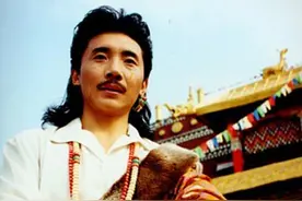 著名歌手容中尔甲：“青歌赛”获银奖，娶服务员做妻子幸福吗？图片