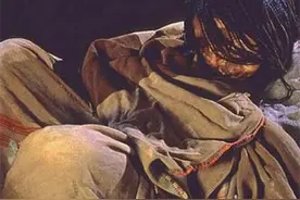 1995年冰山惊现少女尸体，尸检专家：她死于700年前图片