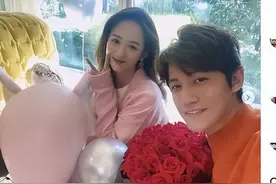 陈乔恩艾伦庆祝三周年纪念日 玫瑰气球仪式感满满图片