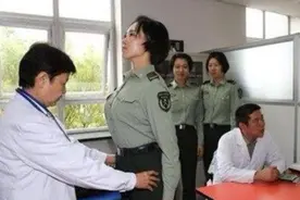 多地春季征兵已进入体检阶段，一大学生应征被刷，理由叫人尴尬图片