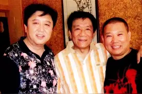 侯耀文公开霸气护徒：我是郭德纲唯一的师父，谁也别想欺负他图片