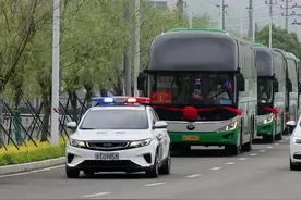 全民为高考让路可以停止了图片