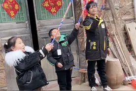 “小马云”哥哥彻底放飞自己！一天买两包华子，一次能喝五碗米酒图片