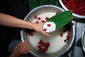 端午粽飘香！探访老字号手工粽子的制作过程图片