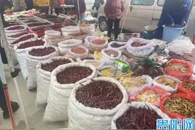 贵阳乌当乐湾：冬日赶集忙图片