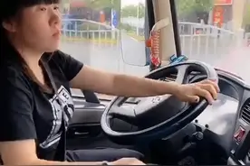 她“嫁鸡随鸡”成了卡车女司机已16年，丈夫患病仍不离不弃图片