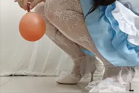 热搜上不堪入目的“裸足踩蛋糕”：暴露当下社会最病态的一群人图片