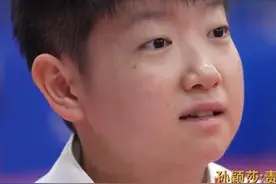 孙颖莎十分感谢邱贻可,采访中一句话让记者爆笑，网友：天选师徒图片