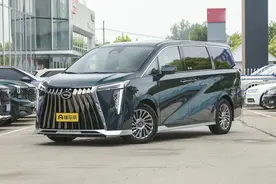 新车 | 售31.98万元，配第二排电动旋转座椅，传祺M8宗师福祉版上市图片