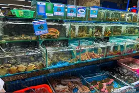 真实的三亚第一市场，外表普通不起眼，走进去物价“大开眼界”图片