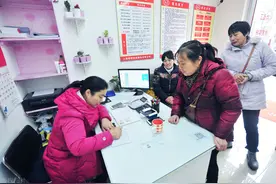 78岁大爷：老人想找住家保姆来照顾固然可行，但聘用时要注意5点图片