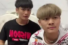 90后安徽小伙，带父母成网红，年赚1亿元，还开火锅店，开跑车图片