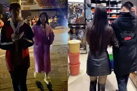 宝妈自嘲接儿子放学被“嫌弃”，妈妈穿着引网友热议：真不怨孩子图片