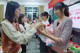 平江长寿镇中心学校举行“青蓝工程”师徒结对仪式图片