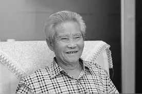 1970年周总理召开工作会议，指着一位科学家问叶剑英：你认识他吗图片