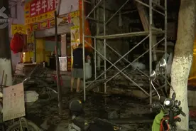 短短几秒！昆明一家理发店被大火吞噬图片