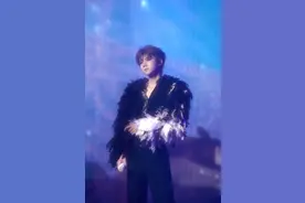 王源“客厅狂欢”巡演在山城奏响：“欢迎来我的家乡做客”图片