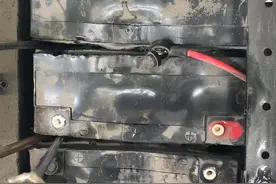 买电动车电池，有三个型号，不耐用、续航短，还容易坏图片