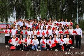 吕梁市科学技术协会 山西农大经作研究所 吕梁市中医院 吕梁市第四中学校联盟举办党建联建“三下乡”活动图片