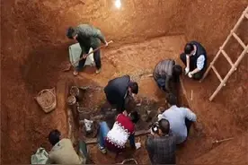 广西农民抓贪吃狐狸，误入神秘洞穴，洞里全是“国宝”图片