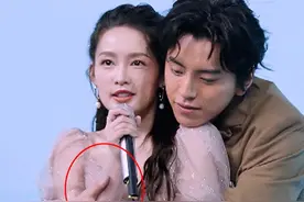 强吻、摸胸、掀裙底，这些男星究竟是真敬业，还是借机占便宜？图片