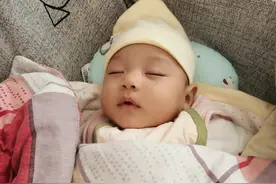 这样的宝宝是来报恩的吧—3个月宝宝自主入睡，这些经验可以学习图片