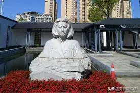 3婚2孩，1女2夫，第3任小13岁陪伴44年：连电影都不敢这样演？图片