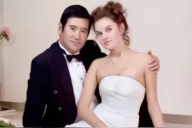 东北大叔甲继海：二婚娶20岁俄罗斯美女，结婚13年后，现状如何？图片