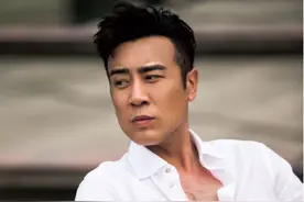 “大器晚成”于和伟：母亲反对他演戏，姐姐卖钢琴送他去戏剧学院图片