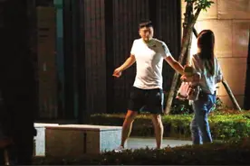 28岁女星官宣分手！站在路边被男友大吼，男方情绪崩溃场面险失控图片