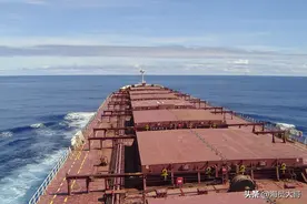 船非洲卸货，船员去解寂寞却遇抢劫，结果救了两人一命图片