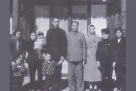 81年一老人逝世，毛主席女儿送去花圈，人们才知他与伟人关系特殊图片