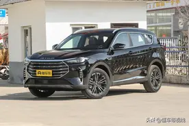 新车｜售价9.49万元，搭1.5T+6MT，2023款捷途X70 PLUS自强版实拍图片