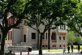 长假荡马路好去处！上海市中心这座“音乐城堡”拆掉围墙了图片